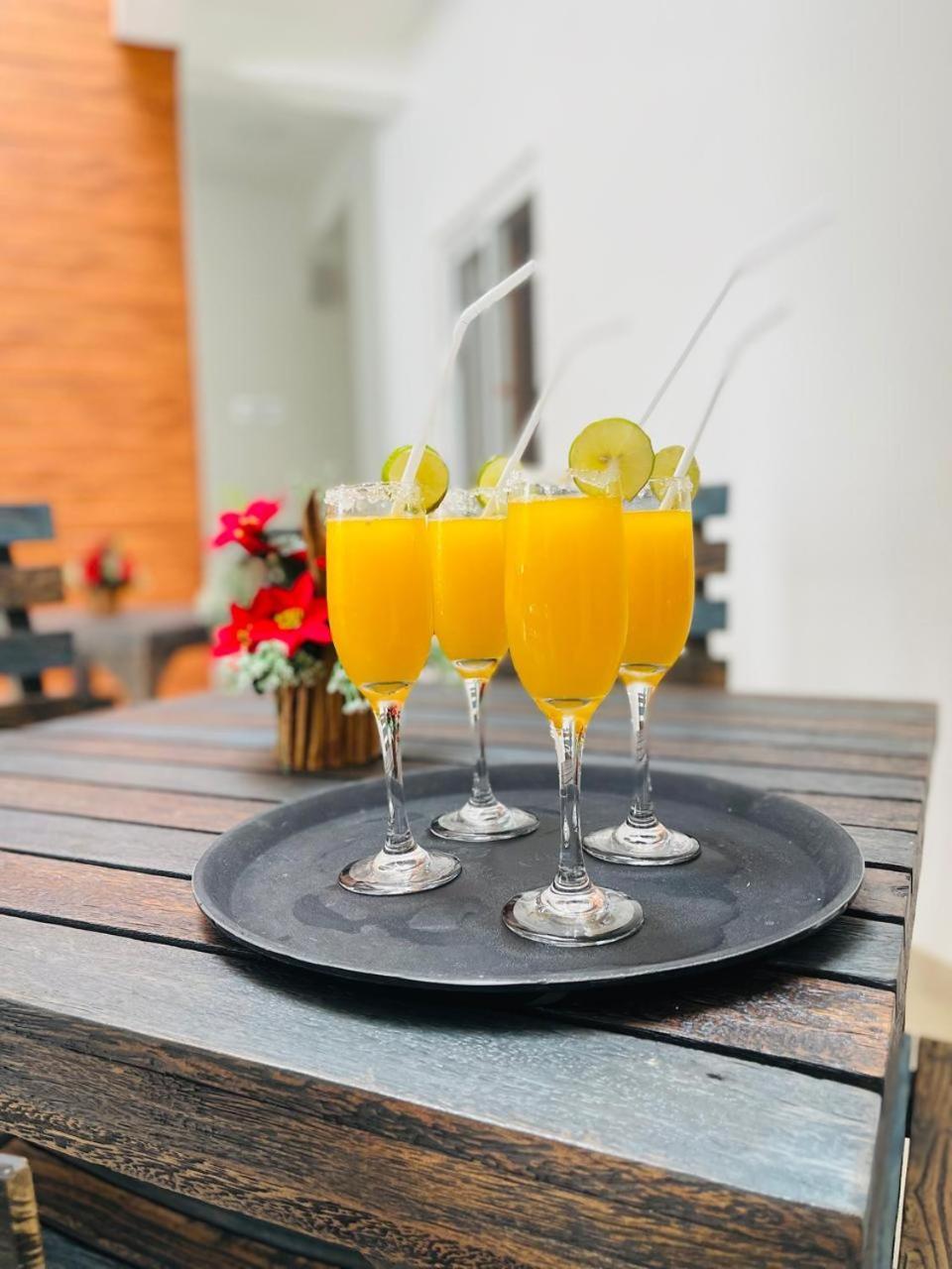 Lucky Transit Hotel - Katunayake Airport Zewnętrze zdjęcie