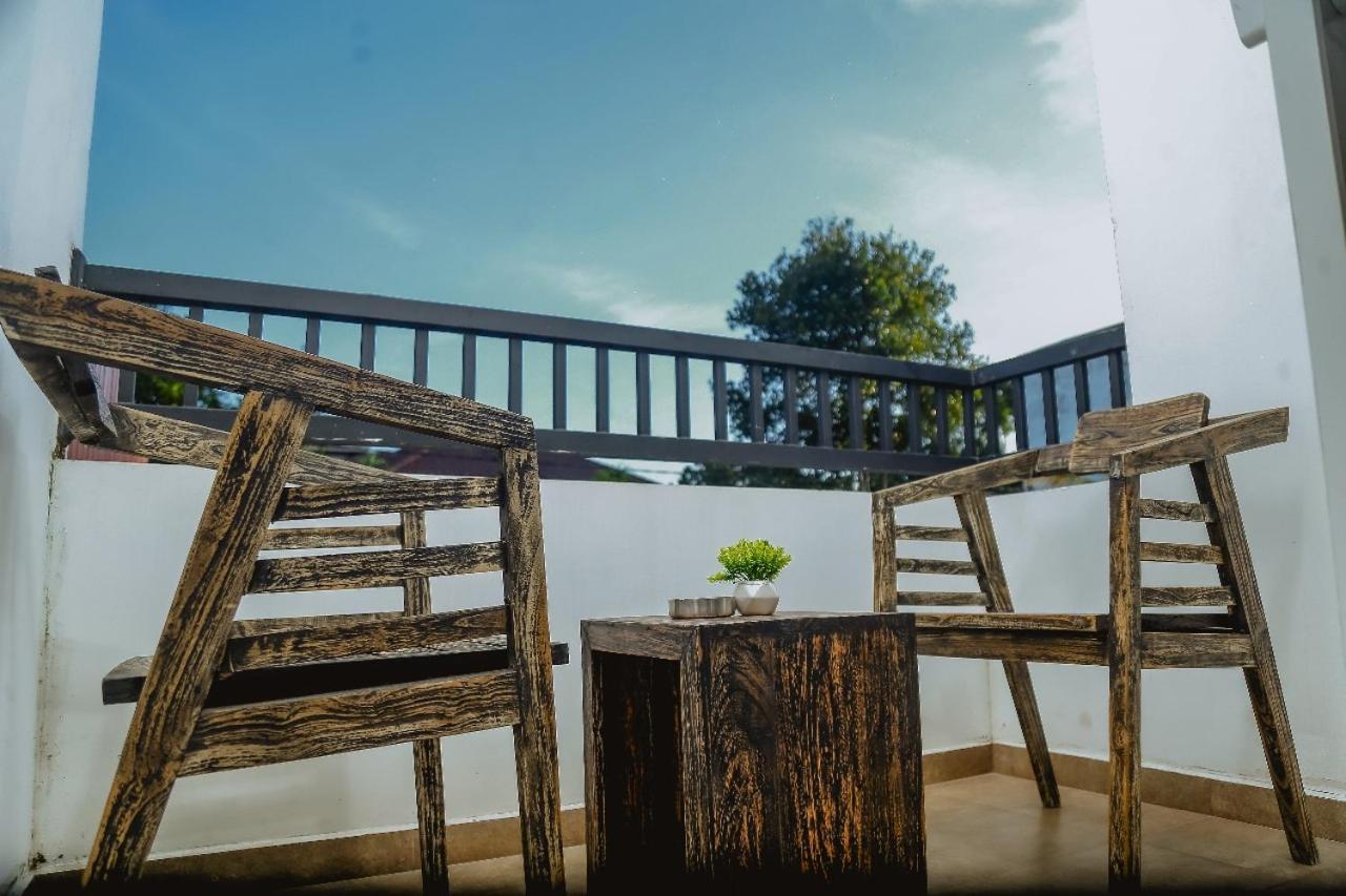 Lucky Transit Hotel - Katunayake Airport Zewnętrze zdjęcie