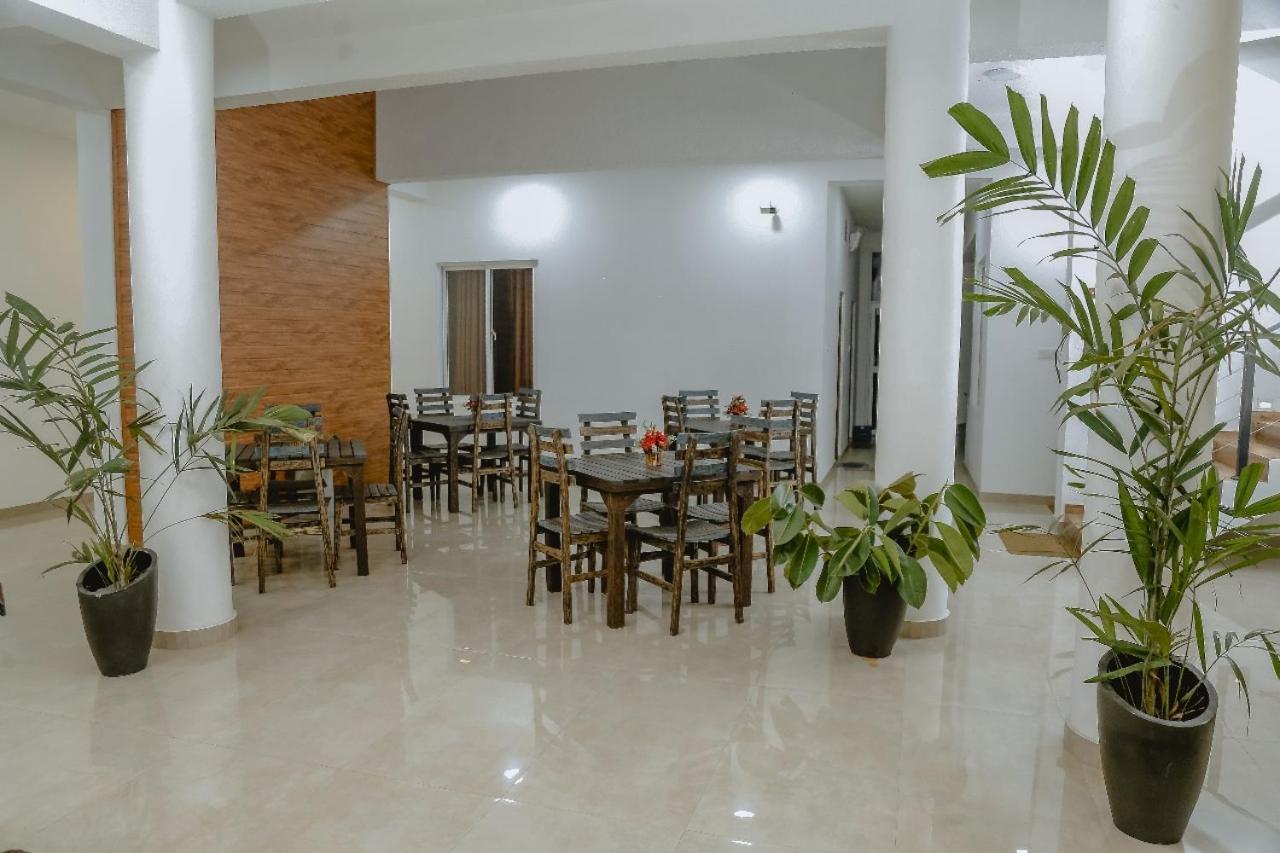 Lucky Transit Hotel - Katunayake Airport Zewnętrze zdjęcie