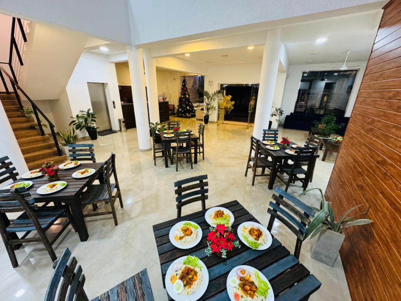 Lucky Transit Hotel - Katunayake Airport Zewnętrze zdjęcie