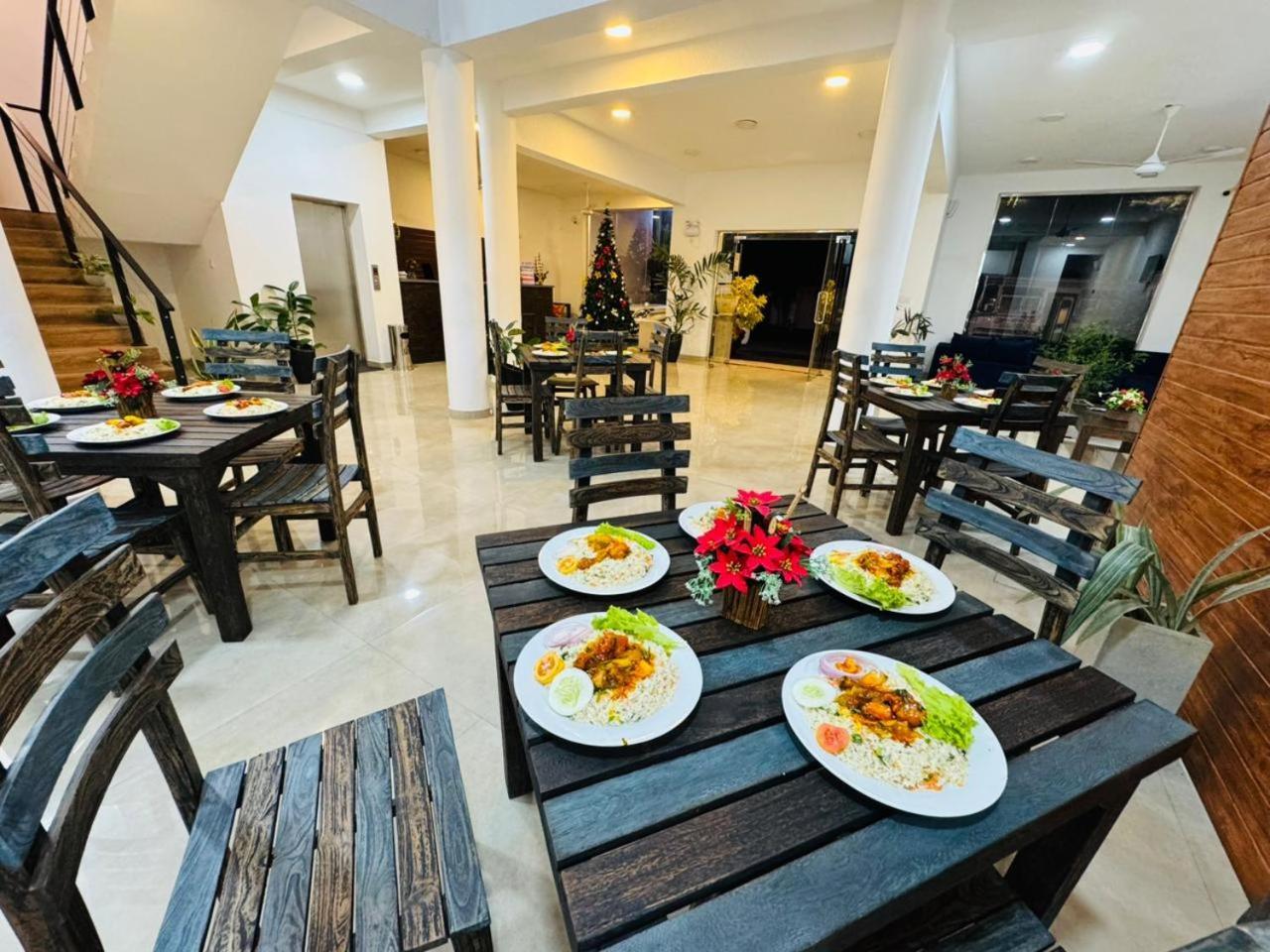 Lucky Transit Hotel - Katunayake Airport Zewnętrze zdjęcie